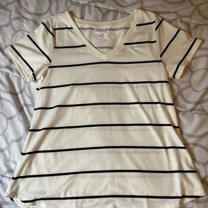 2/$20 🔥 LuLaRoe Christy Tee